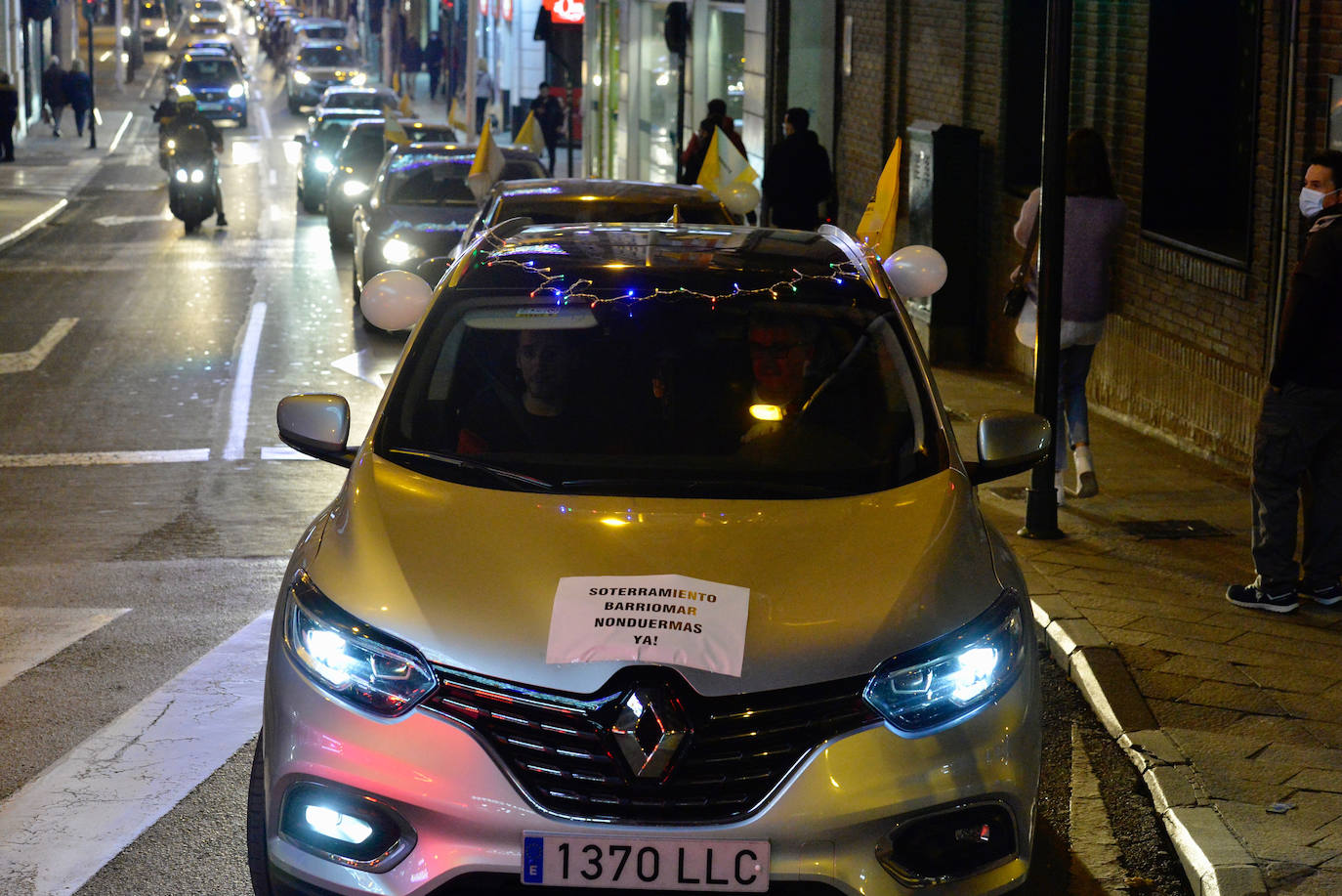 Fotos: Los vecinos del soterramiento claman en la calle por el desbloqueo de las obras
