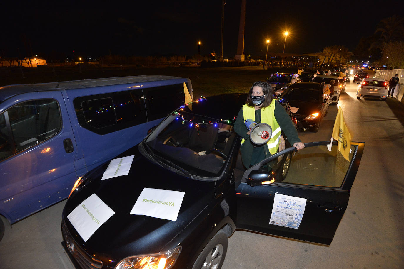 Fotos: Los vecinos del soterramiento claman en la calle por el desbloqueo de las obras