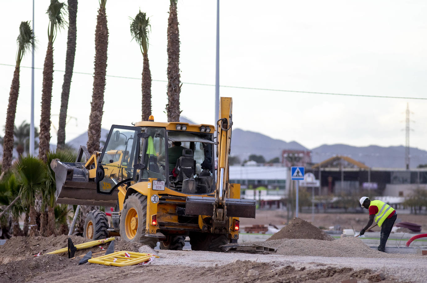 Fotos: La gran avenida entre el Palacio de Deportes y el Cartagonova abrirá al tráfico antes de fin de año