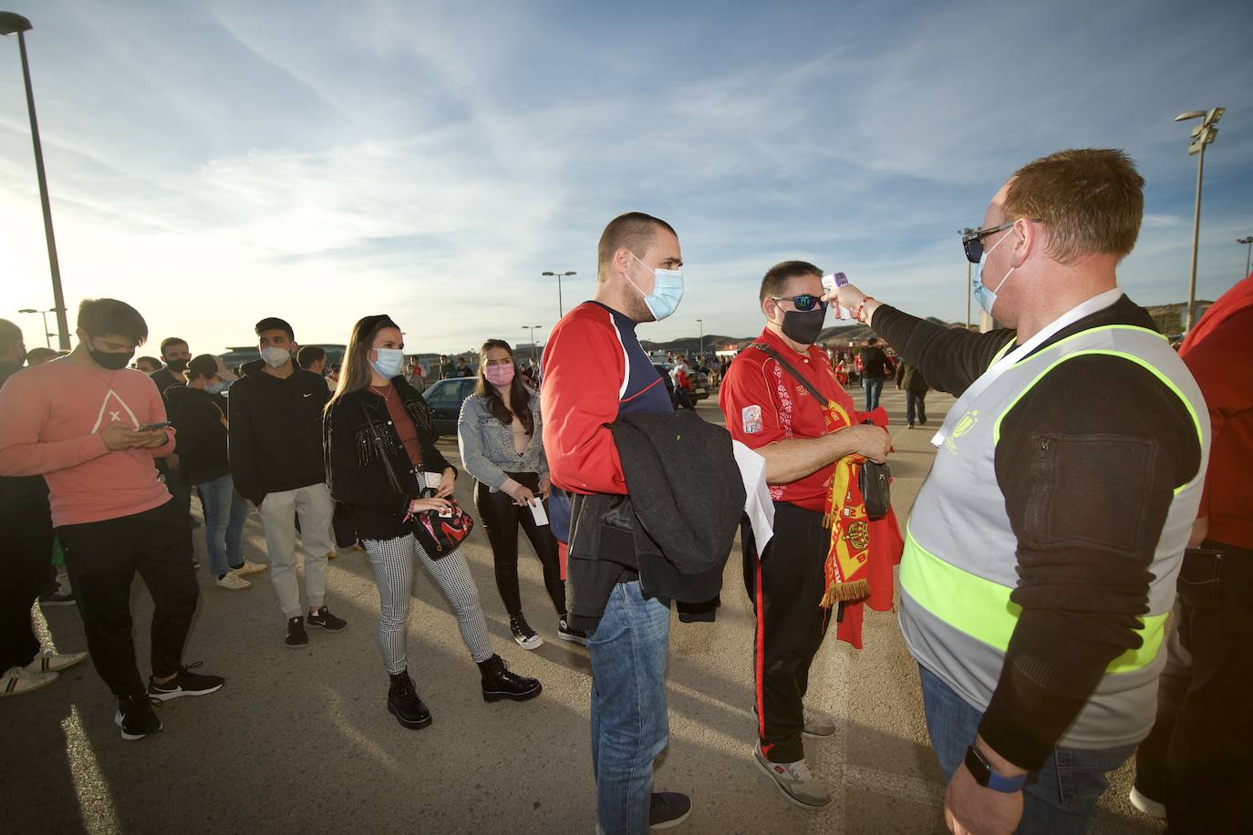 Fotos: La afición del Real Murcia y el UCAM durante el derbi de la capital, en imágenes