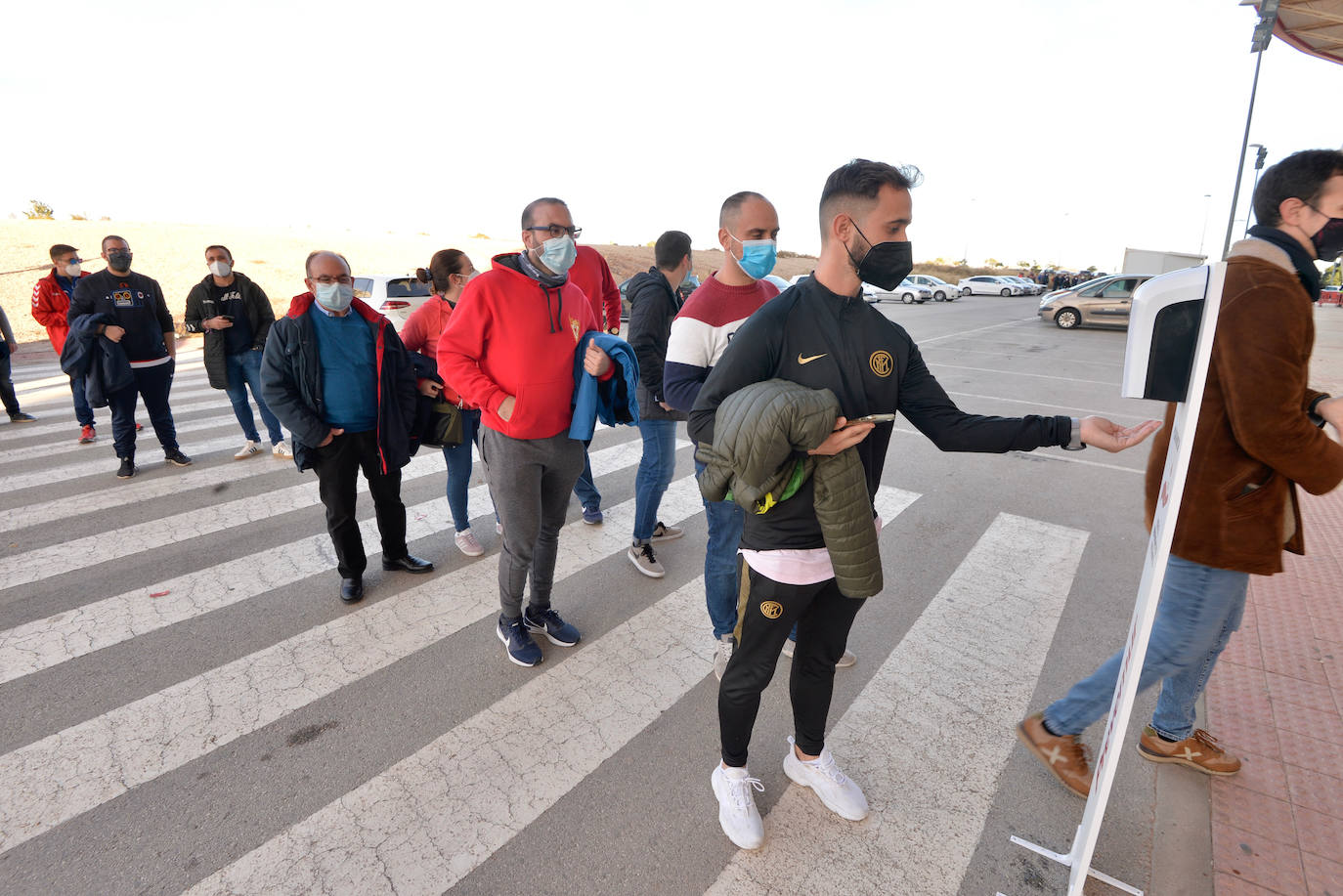 Fotos: La afición del Real Murcia y el UCAM durante el derbi de la capital, en imágenes