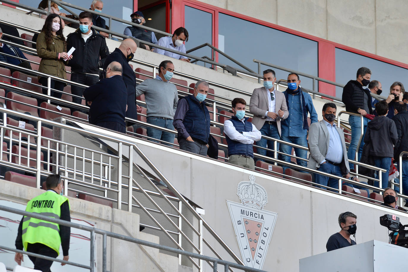 Fotos: La afición del Real Murcia y el UCAM durante el derbi de la capital, en imágenes