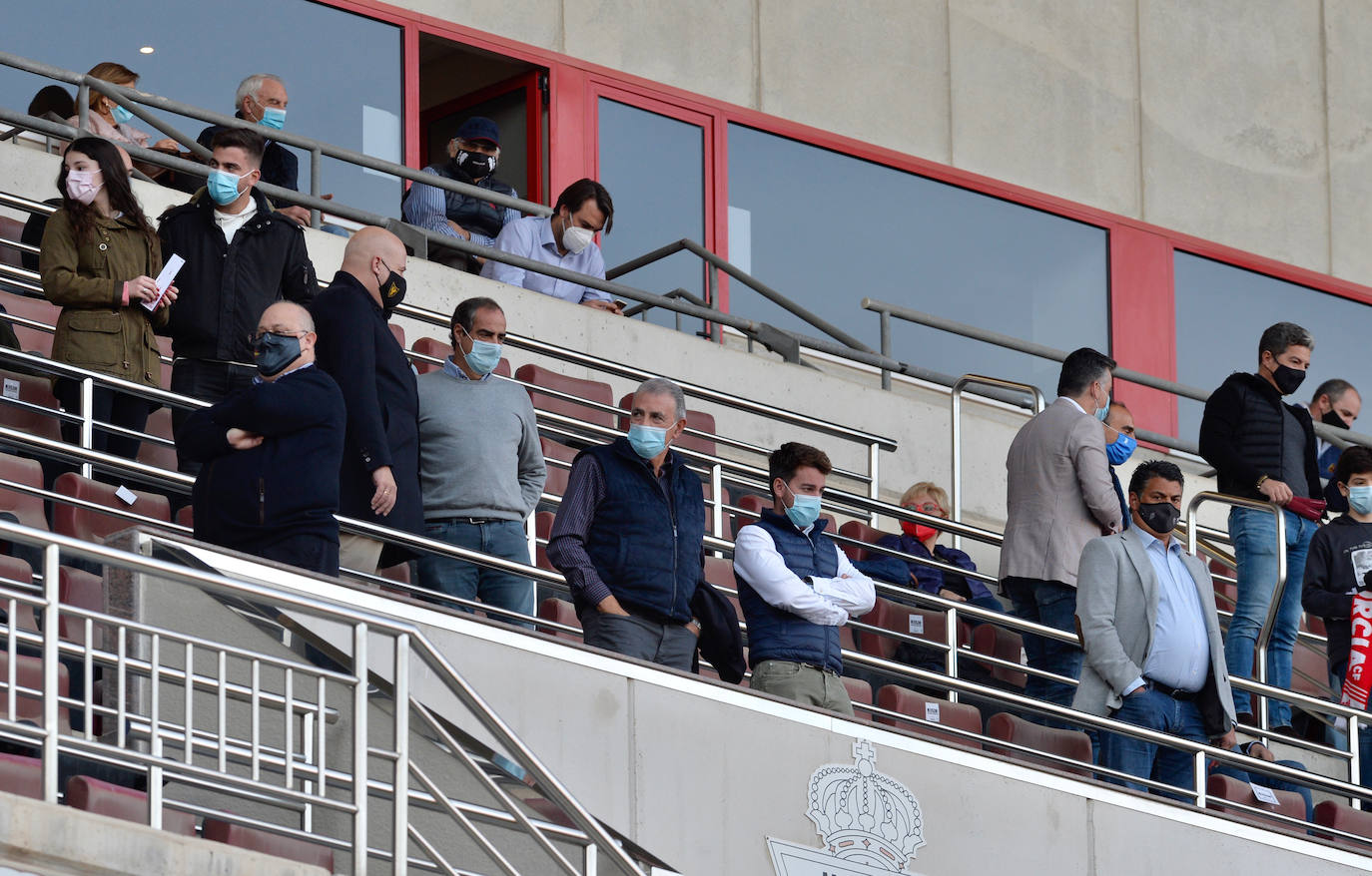 Fotos: La afición del Real Murcia y el UCAM durante el derbi de la capital, en imágenes