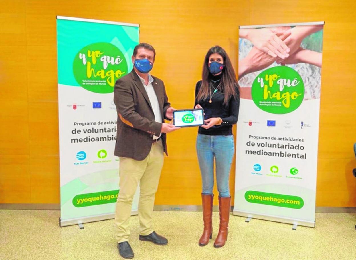 Los directores generales Fulgencio Perona y Miriam Pérez durante la presentación de la campaña. 