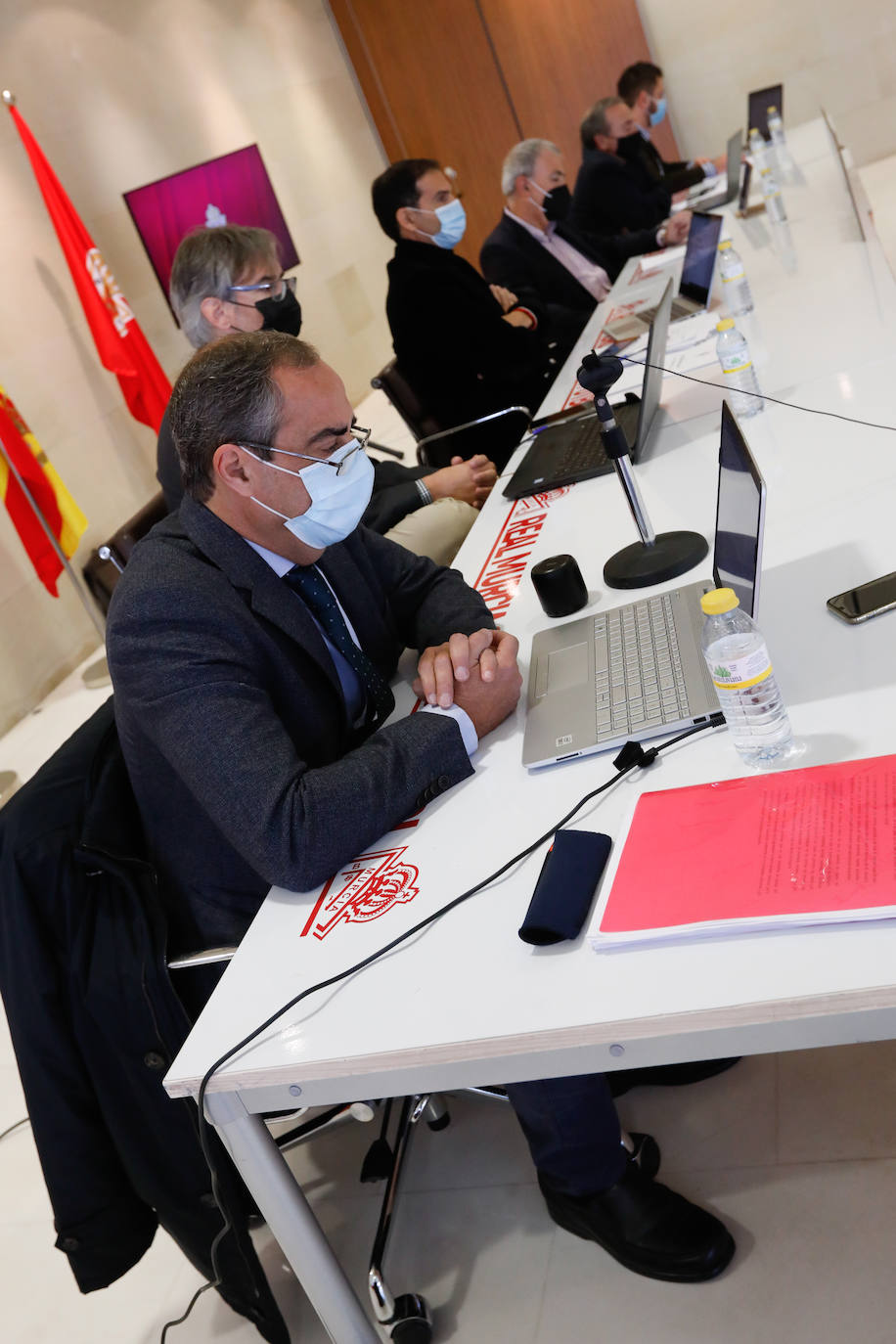 Fotos: Paseo triunfal para el Consejo de Tornel en otra Junta decisiva para el Murcia