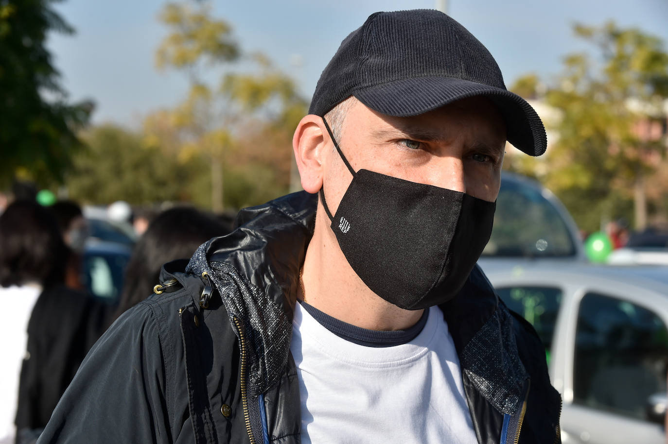 Fotos: Una manifestación con decenas de coches y bicis en Murcia exigen el refuerzo de los servicios públicos