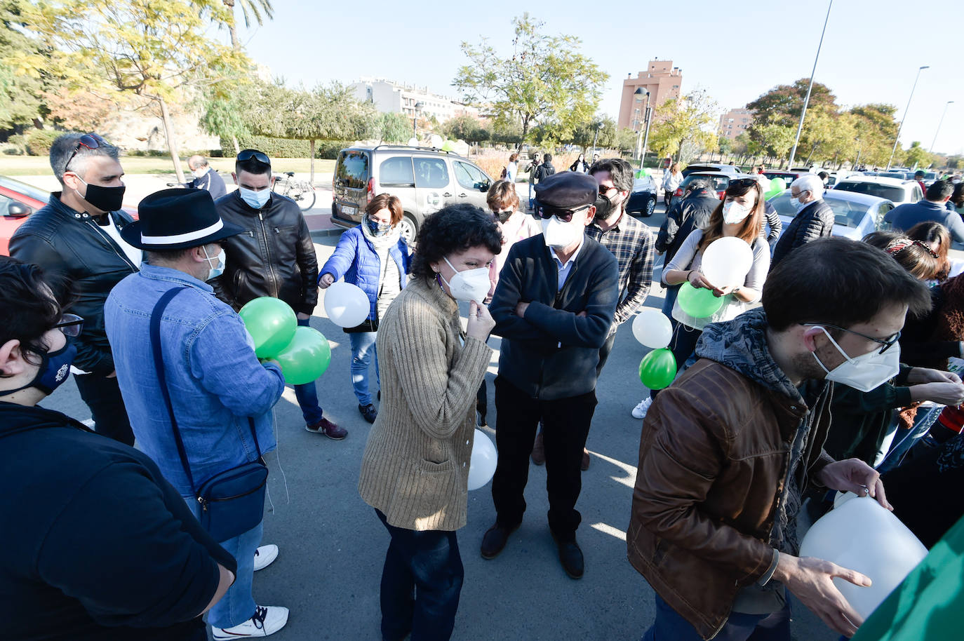 Fotos: Una manifestación con decenas de coches y bicis en Murcia exigen el refuerzo de los servicios públicos