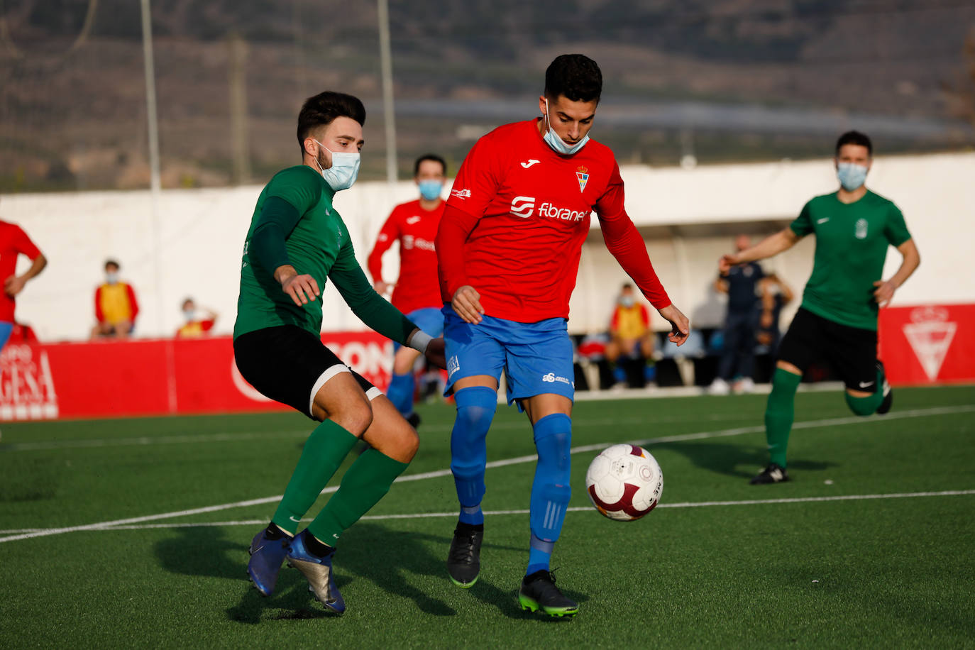 Fotos: Con mascarilla en los partidos de categoría autonómica