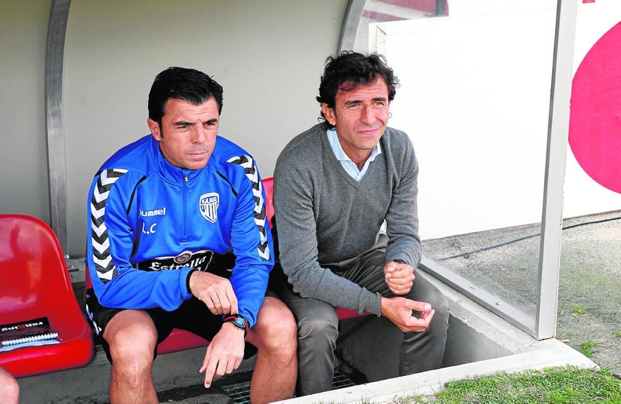 Luis Milla (d), con Luis Cembranos, su segundo, durante la etapa en la que dirigió al Lugo. 