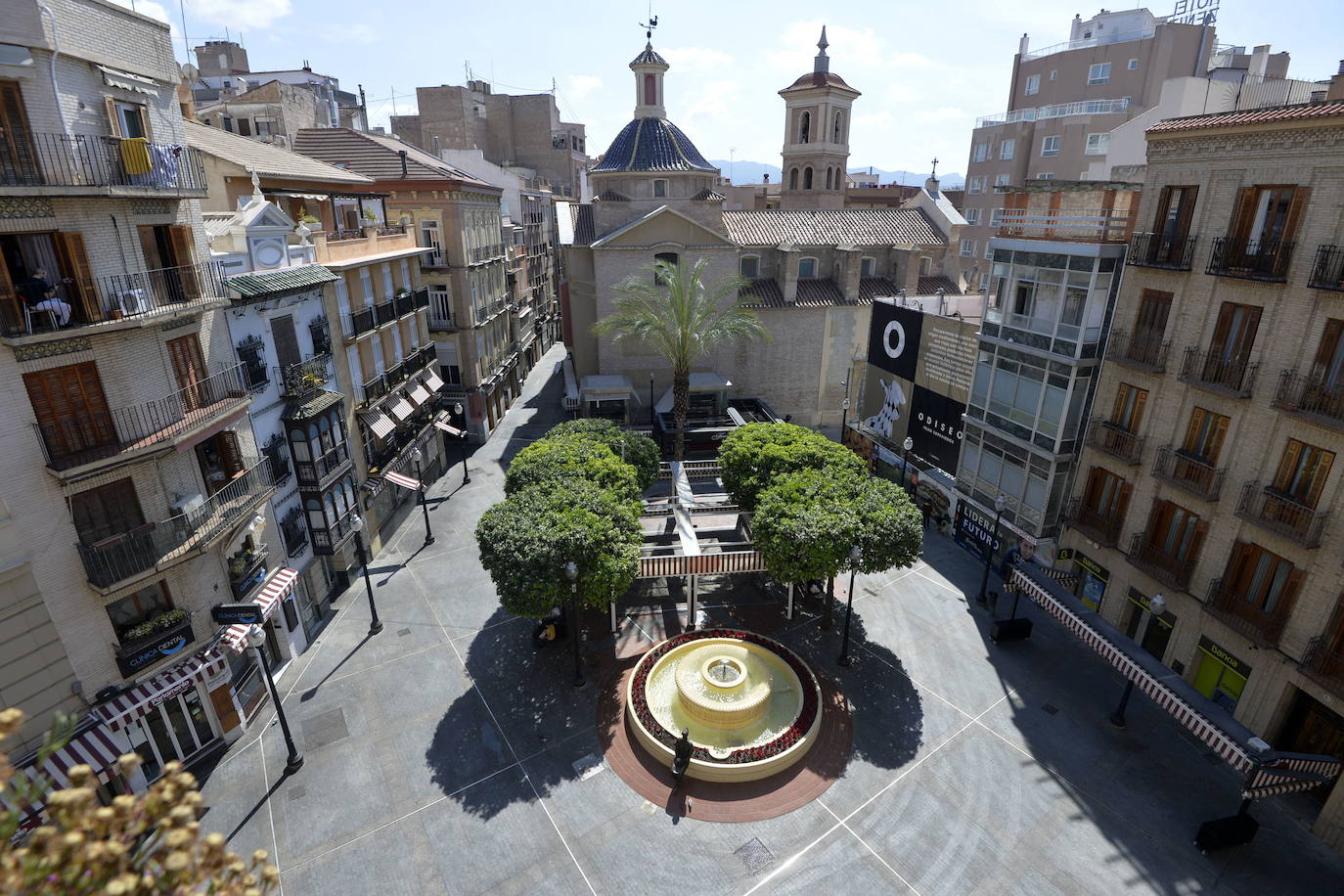 29-03-2020. La Plaza de las Flores, totalmente desierta. 