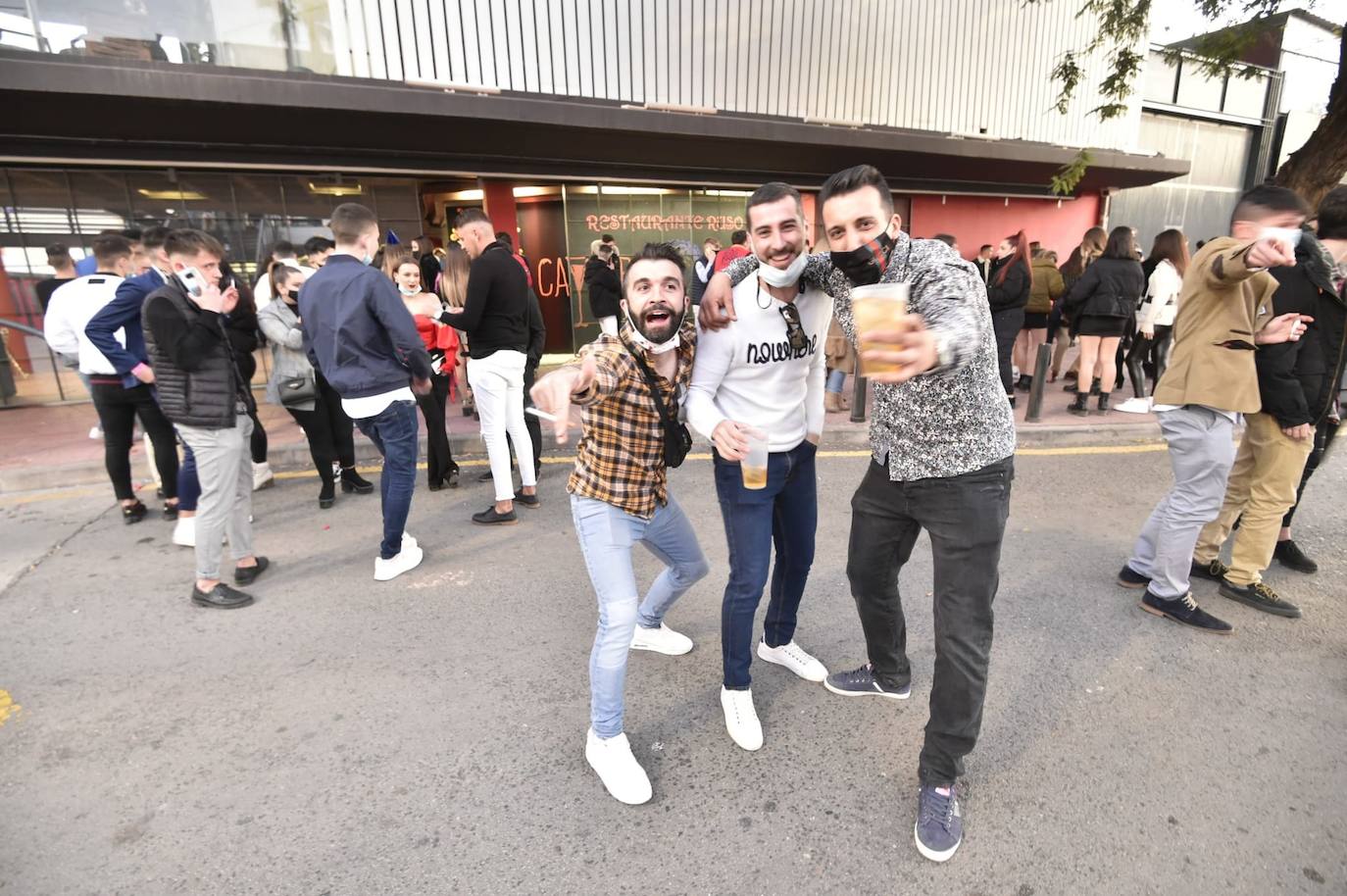 Fotos: Ambiente en Murcia durante el aperitivo y el &#039;tardeo&#039; de Nochevieja