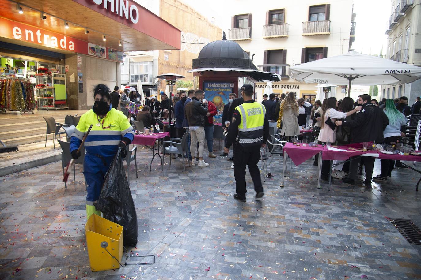 Fotos: Ambiente en Cartagena durante el &#039;tardeo&#039; de Nochevieja