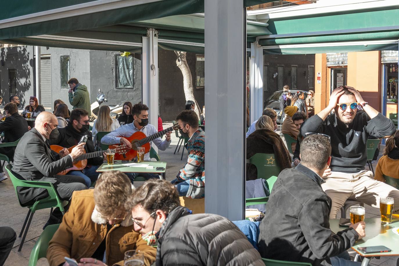 Fotos: Ambiente en Murcia durante el aperitivo y el &#039;tardeo&#039; de Nochevieja