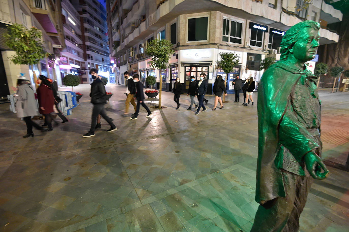 Fotos: Ambiente en Murcia durante el aperitivo y el &#039;tardeo&#039; de Nochevieja