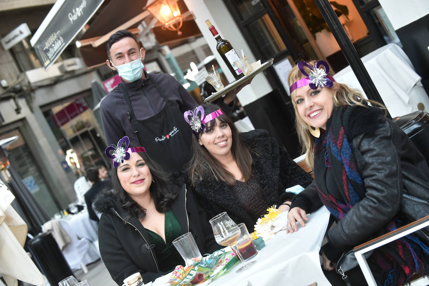 Fotos: Ambiente en Murcia durante el aperitivo y el &#039;tardeo&#039; de Nochevieja