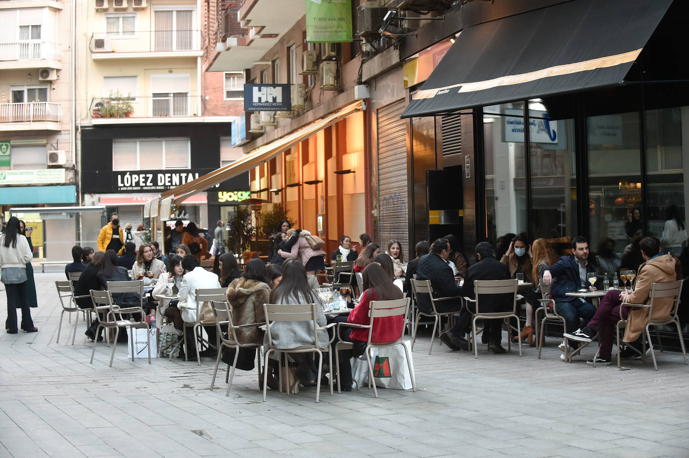 Fotos: Ambiente en Murcia durante el aperitivo y el &#039;tardeo&#039; de Nochevieja