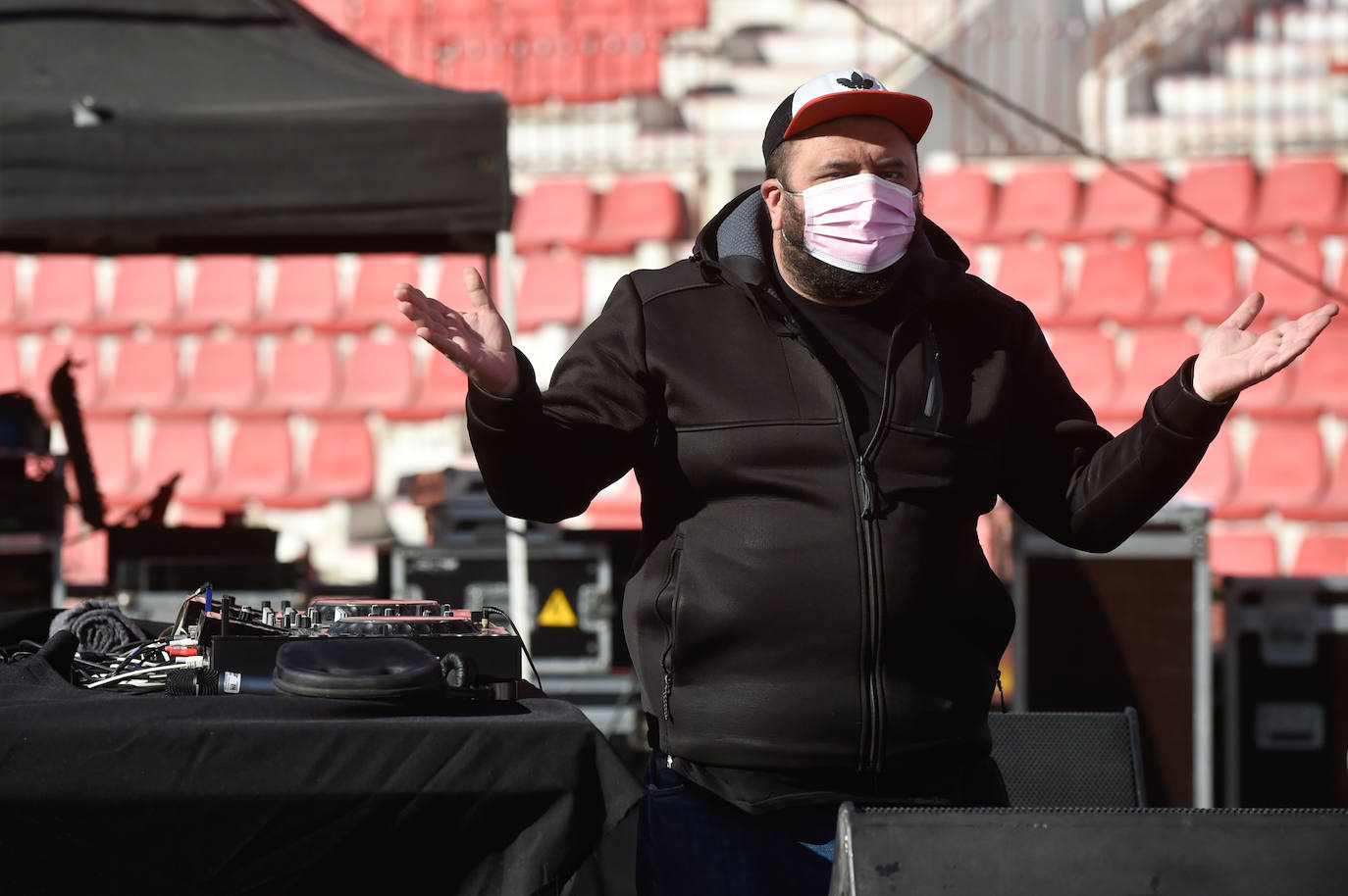 Fotos: Varry Brava y Don Fluor reciben con música el 2021