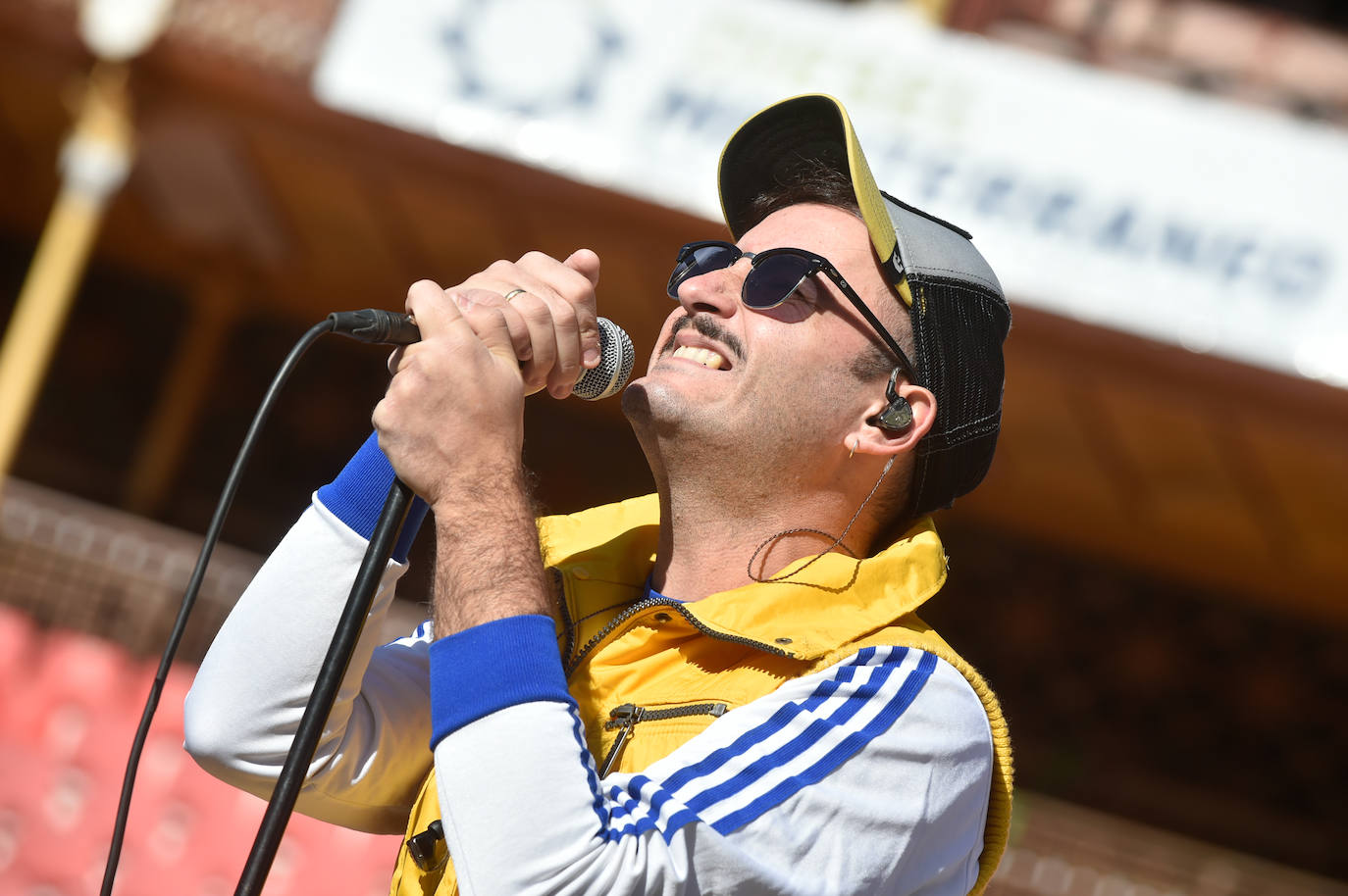 Fotos: Varry Brava y Don Fluor reciben con música el 2021