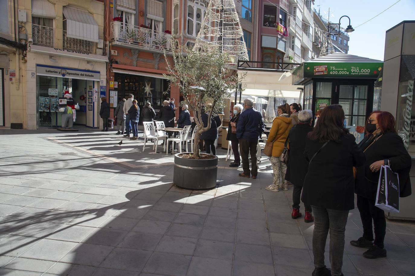 Fotos: Largas colas en Cartagena por el sorteo del Niño