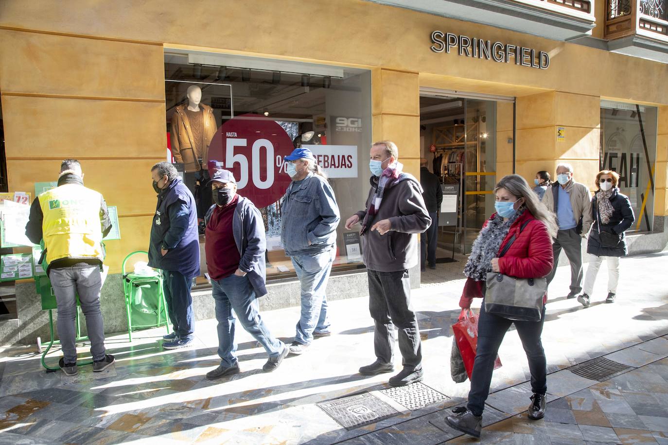 Fotos: Comercios llenos en las rebajas de Cartagena