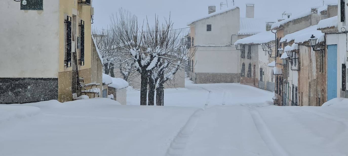 Nieve en El Moralejo (Caravaca), este viernes.