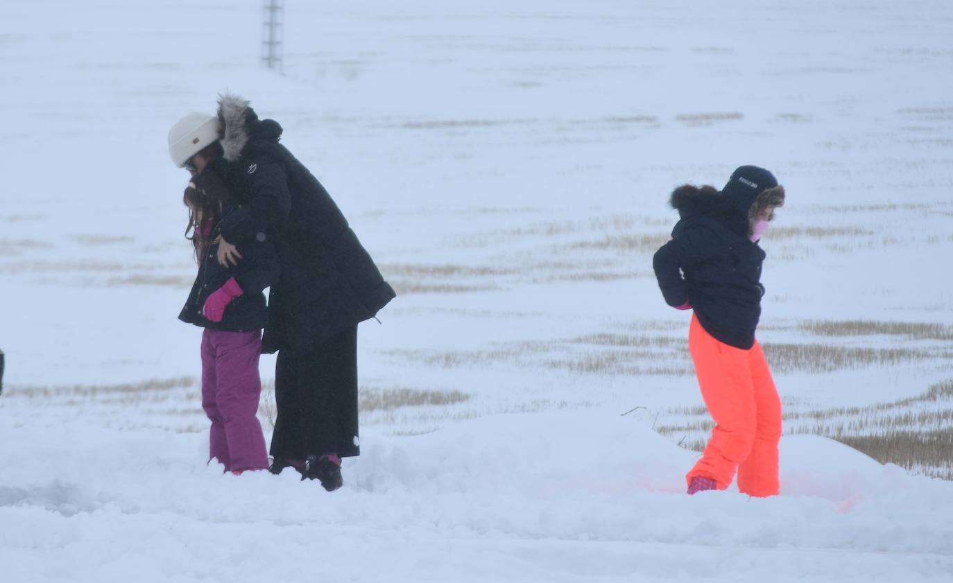 Fotos: La nieve pinta de blanco el Noroeste de la Región de Murcia