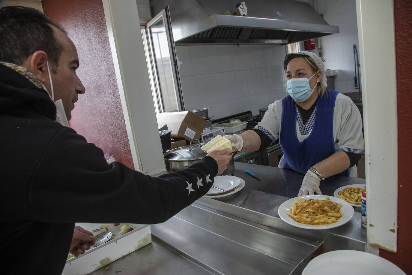 Fotos: Más de 1.100 personas reciben ayuda social en Cartagena por la ola de frío
