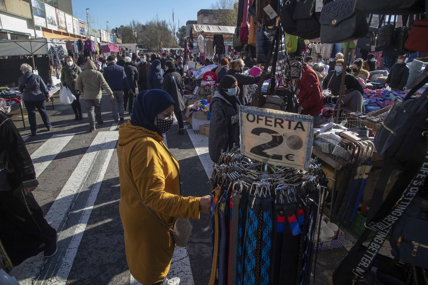 Fotos: El mercado del Cenit se llena de clientes