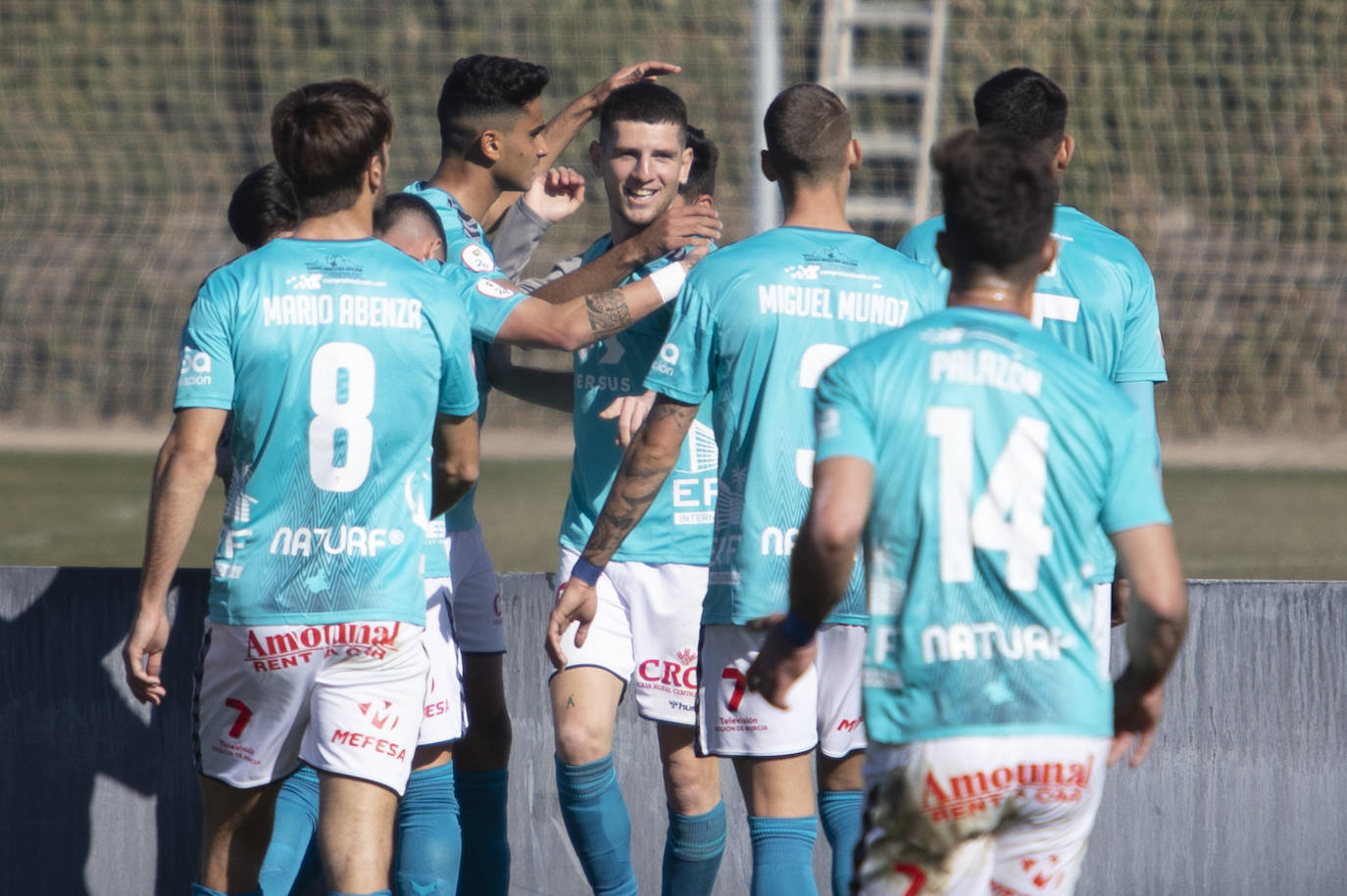 Fotos: El Murcia logra un triunfo de oro en Granada