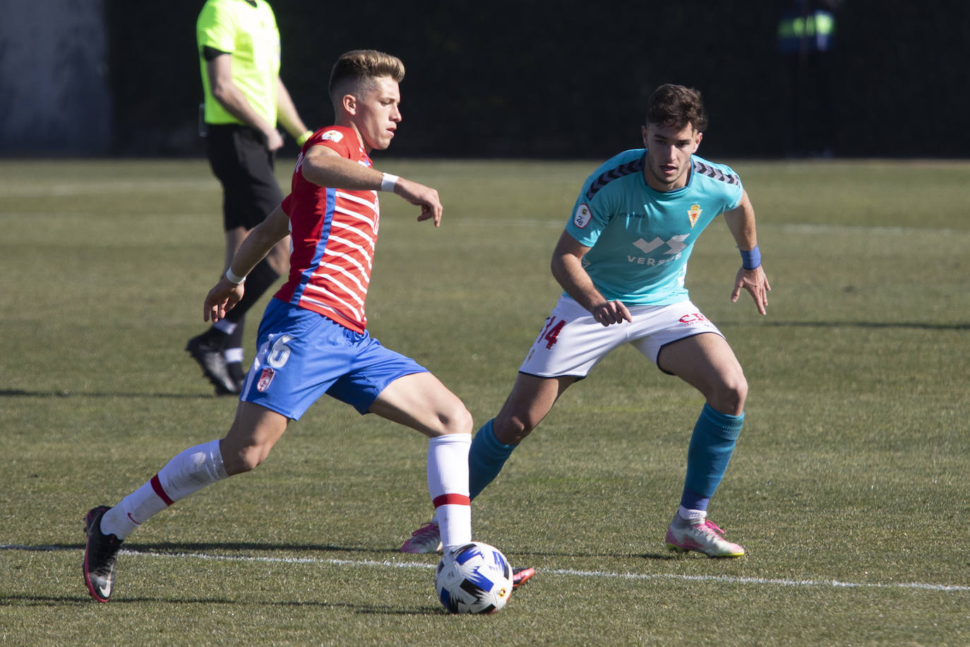 Fotos: El Murcia logra un triunfo de oro en Granada