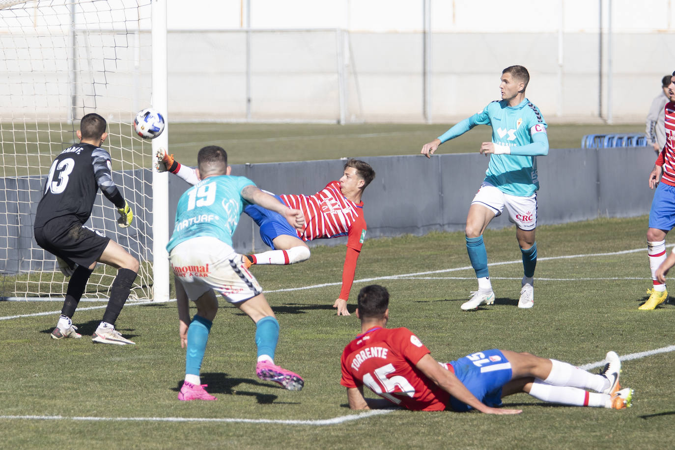 Fotos: El Murcia logra un triunfo de oro en Granada