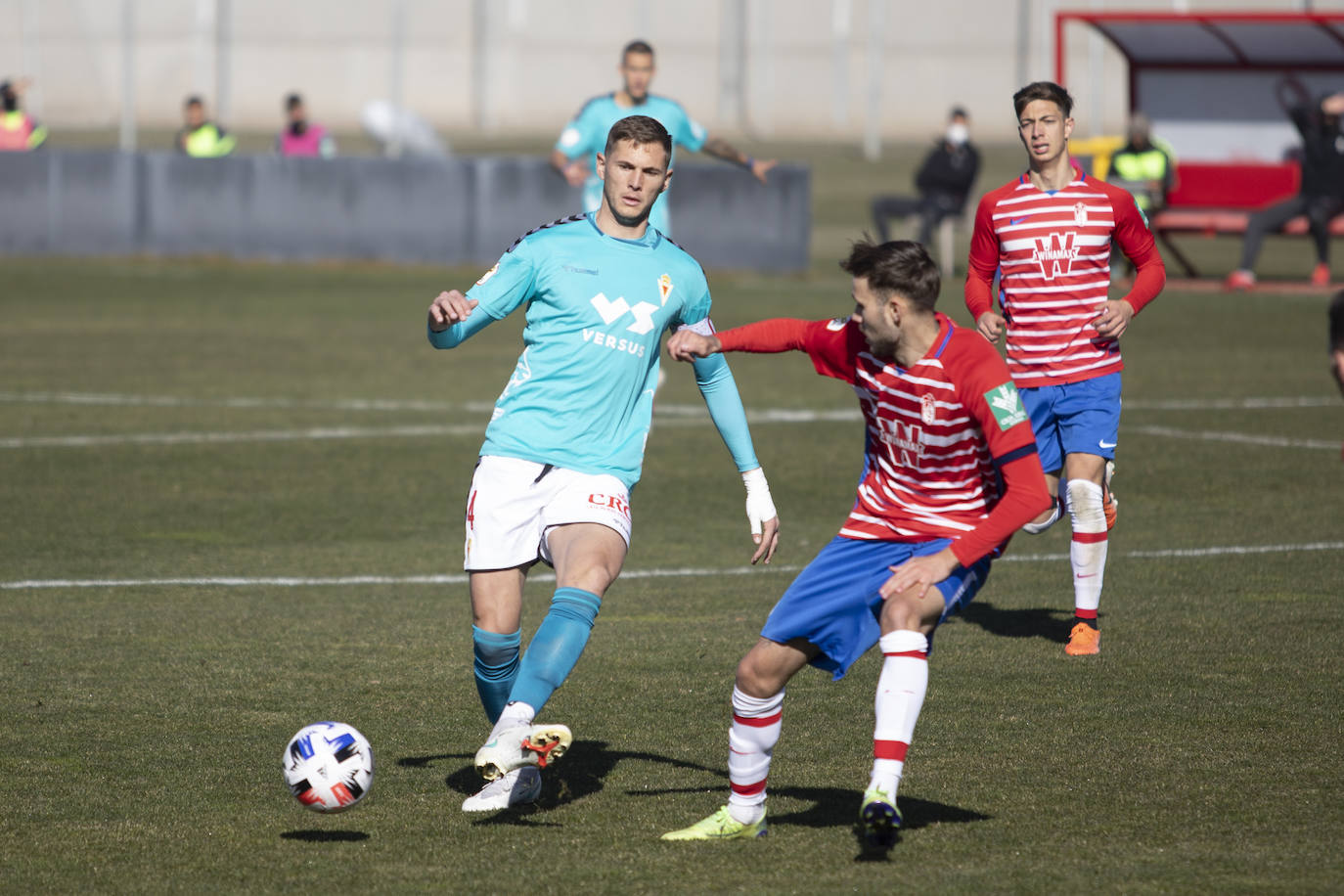 Fotos: El Murcia logra un triunfo de oro en Granada