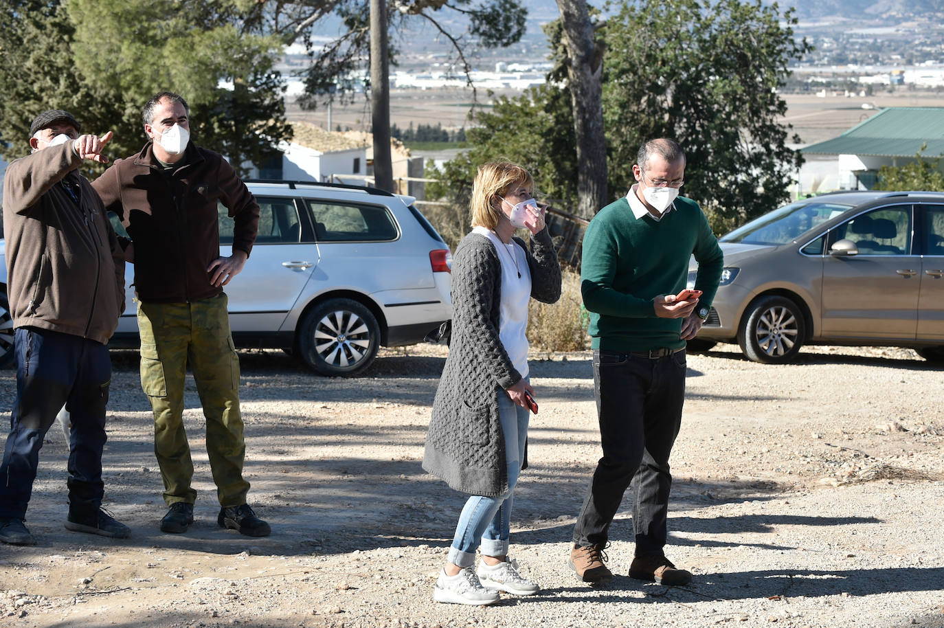 Fotos: Más de un centenar de efectivos trabajan contra el incendio en la sierra de Carrascoy