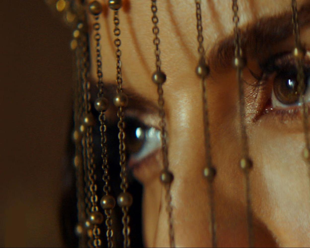 La artista murciana Ruth Lorenzo, en la portada de este último trabajo. 