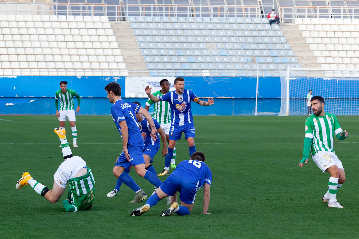 Fotos: El Lorca Deportiva cae ante el Betis