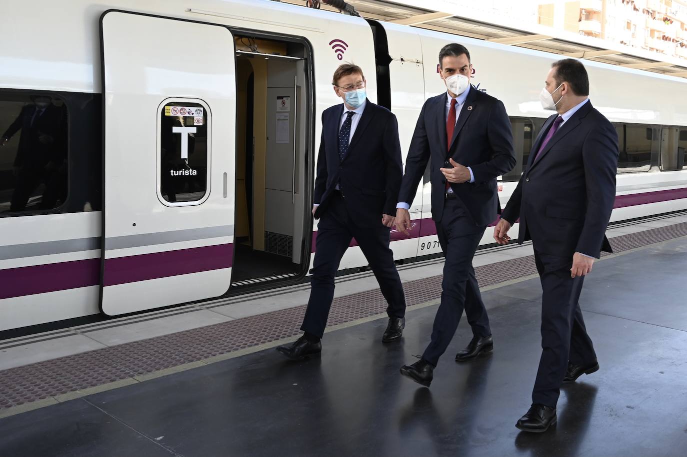 Fotos: Inauguración de la línea de AVE Orihuela-Madrid que contó con la presencia de Pedro Sánchez