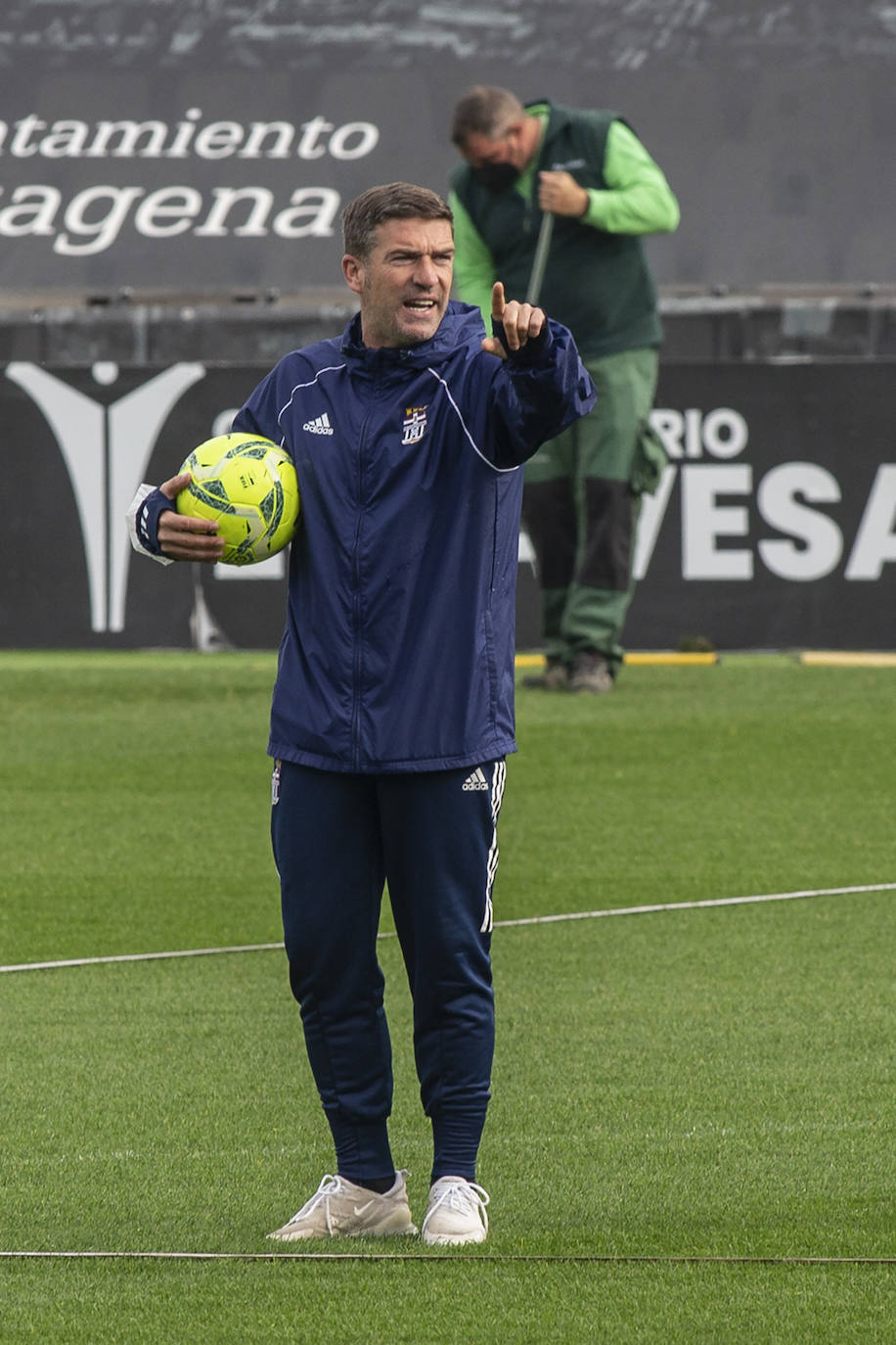 Fotos: Azeez entrena con el Efesé