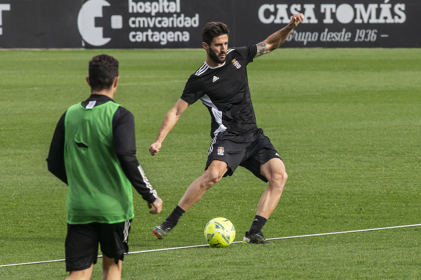 Fotos: Azeez entrena con el Efesé