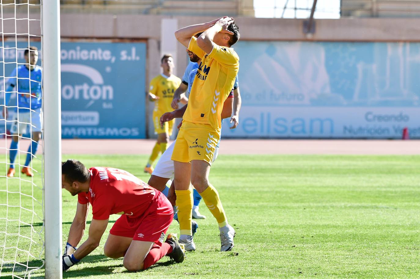 Fotos: La falta de puntería condena a un UCAM que no sale de su mala racha