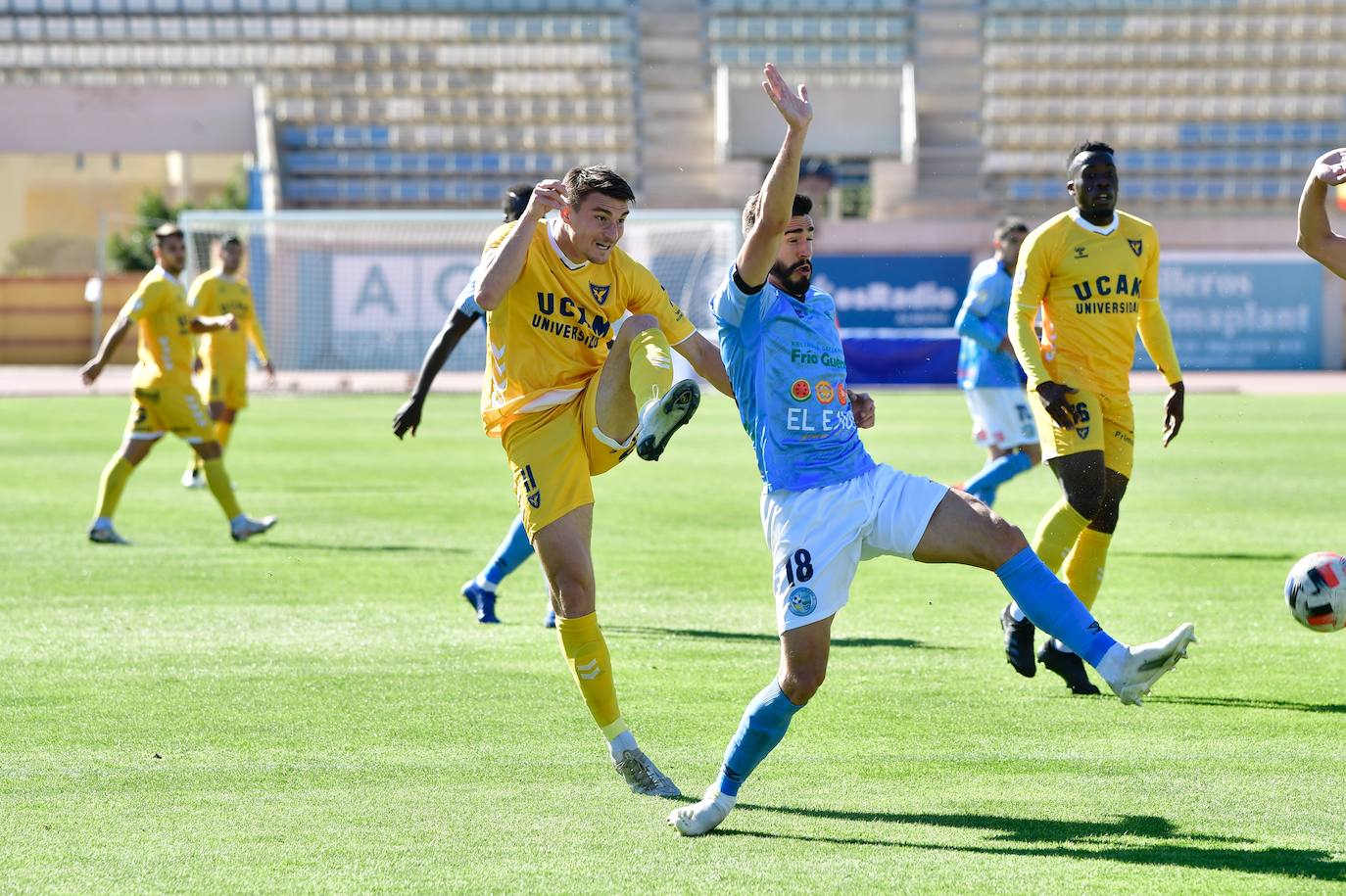 Fotos: La falta de puntería condena a un UCAM que no sale de su mala racha