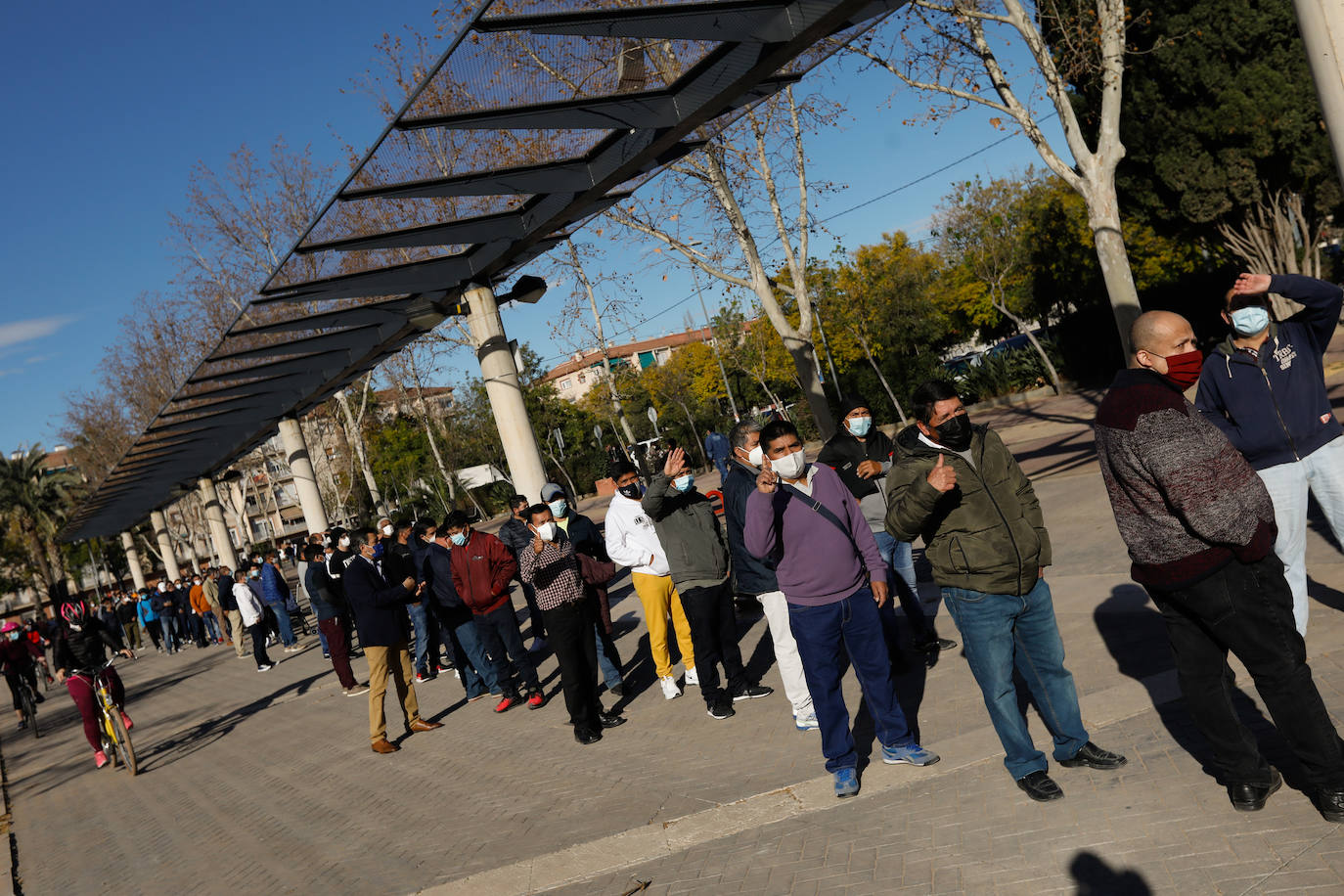Fotos: Ecuatorianos residentes en la Región de Murcia ejercen su derecho al voto
