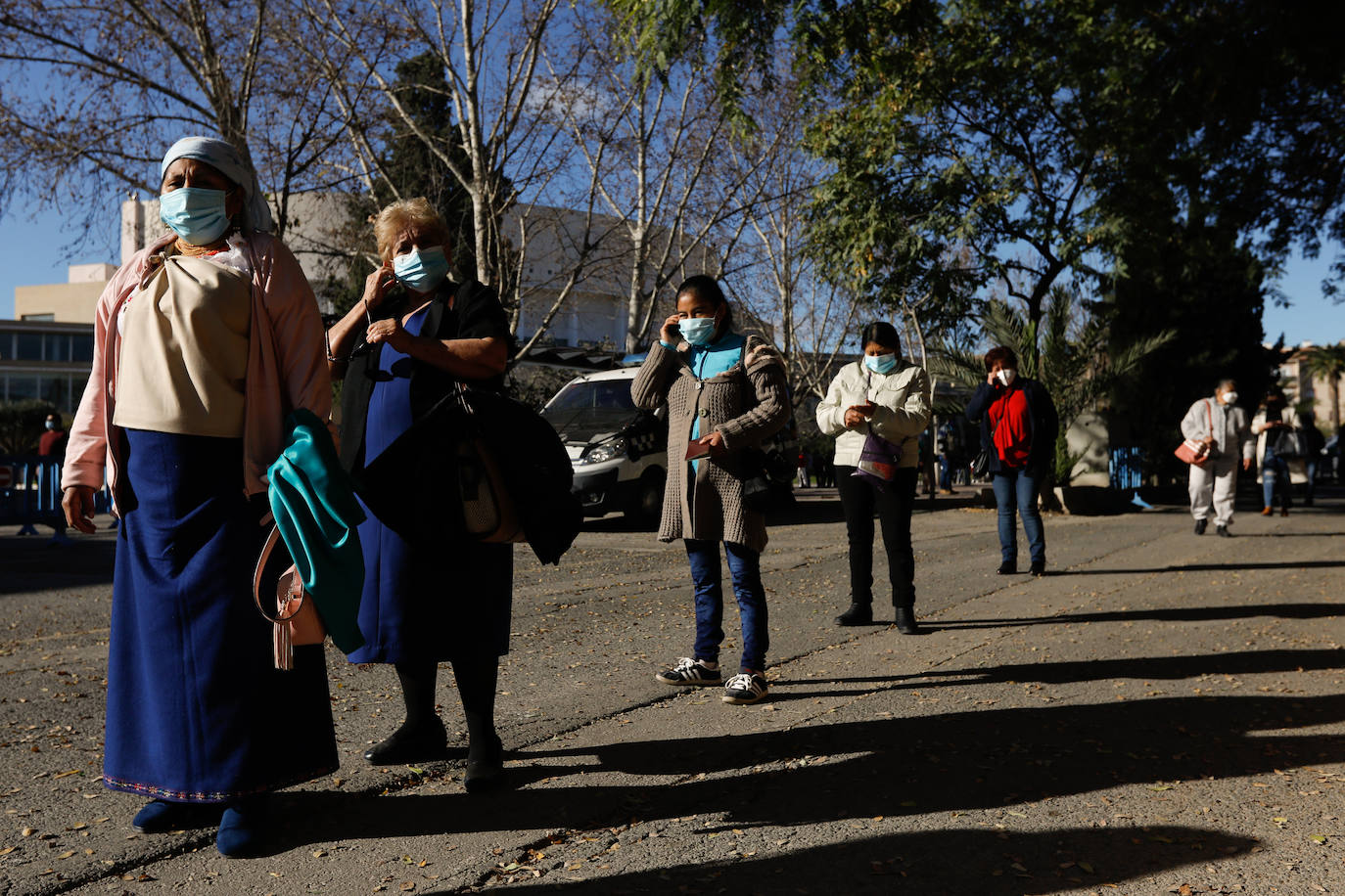 Fotos: Ecuatorianos residentes en la Región de Murcia ejercen su derecho al voto