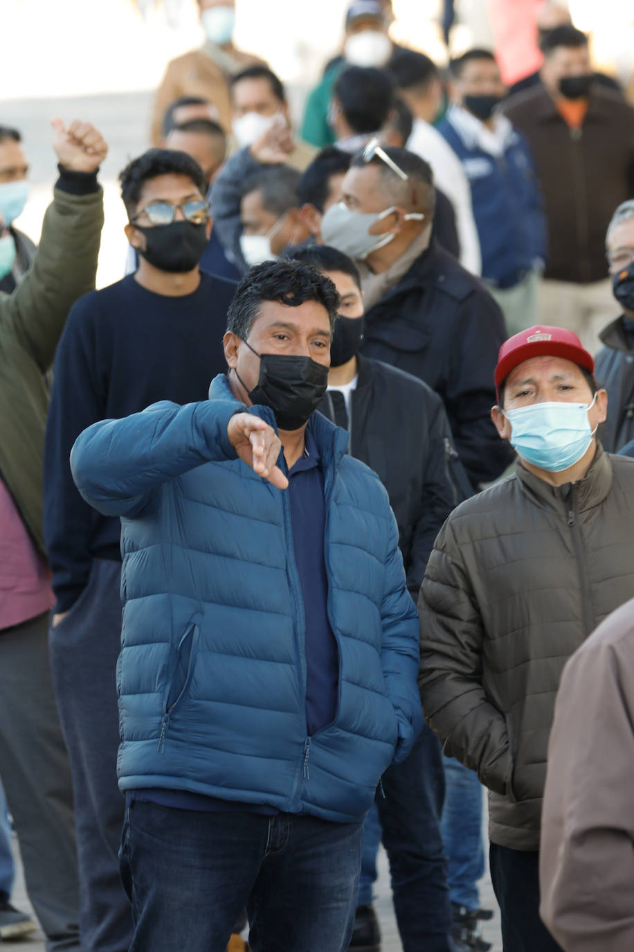 Fotos: Ecuatorianos residentes en la Región de Murcia ejercen su derecho al voto