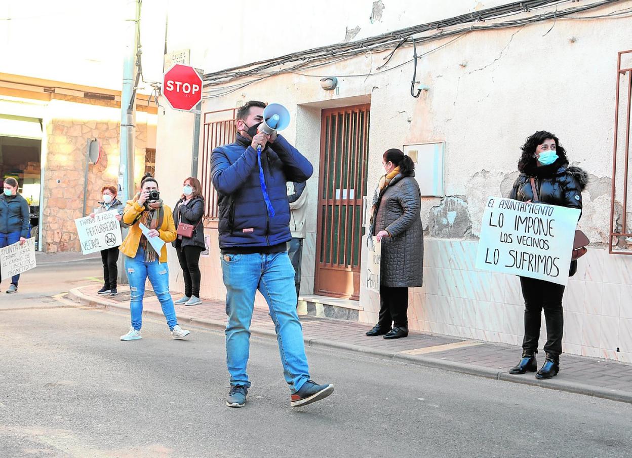 Los vecinos del barrio lorquino de Apolonia protestan de nuevo contra la  apertura de una mezquita | La Verdad