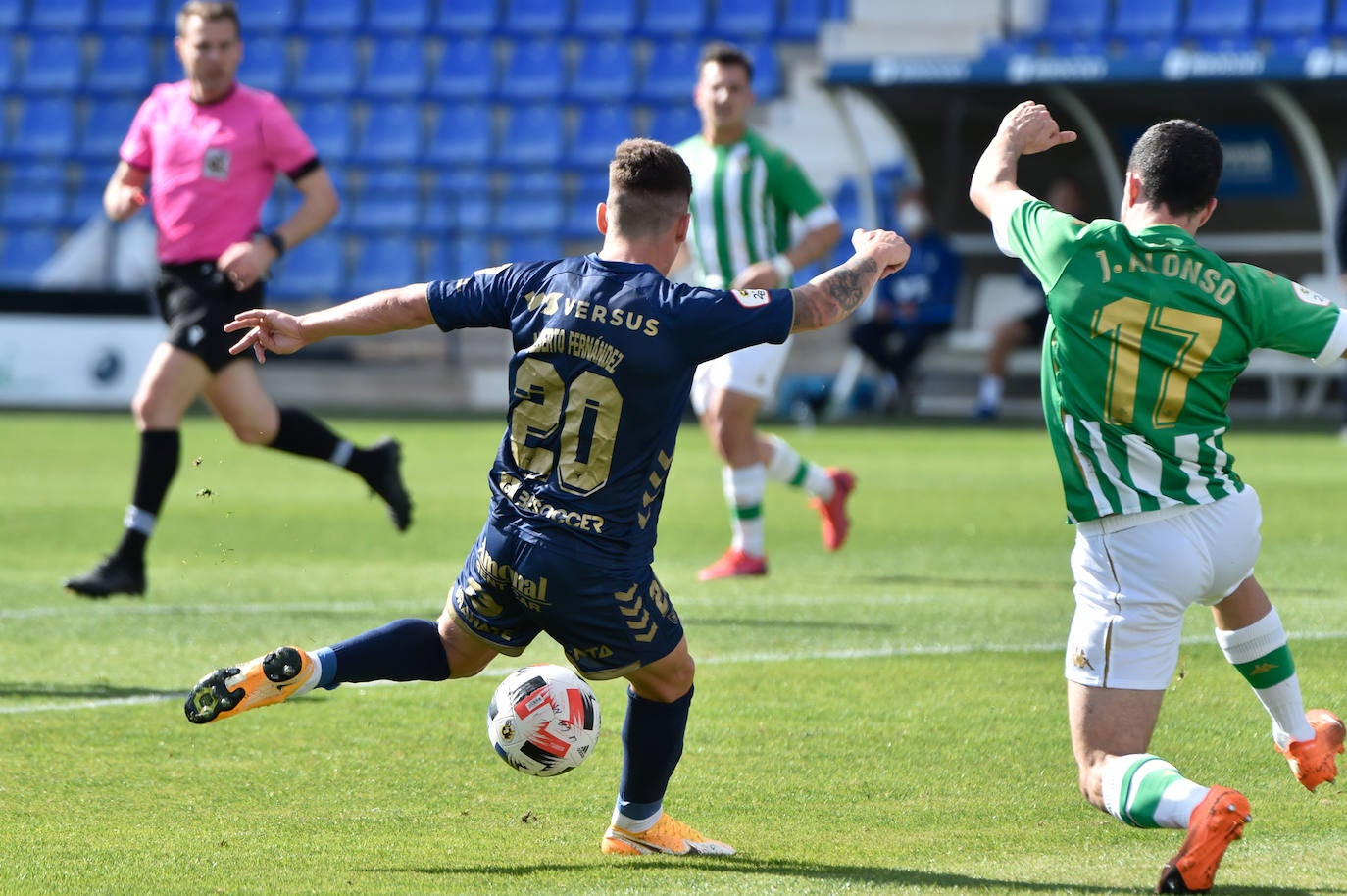 Fotos: El empate entre el UCAM Murcia CF y el Betis, en imágenes