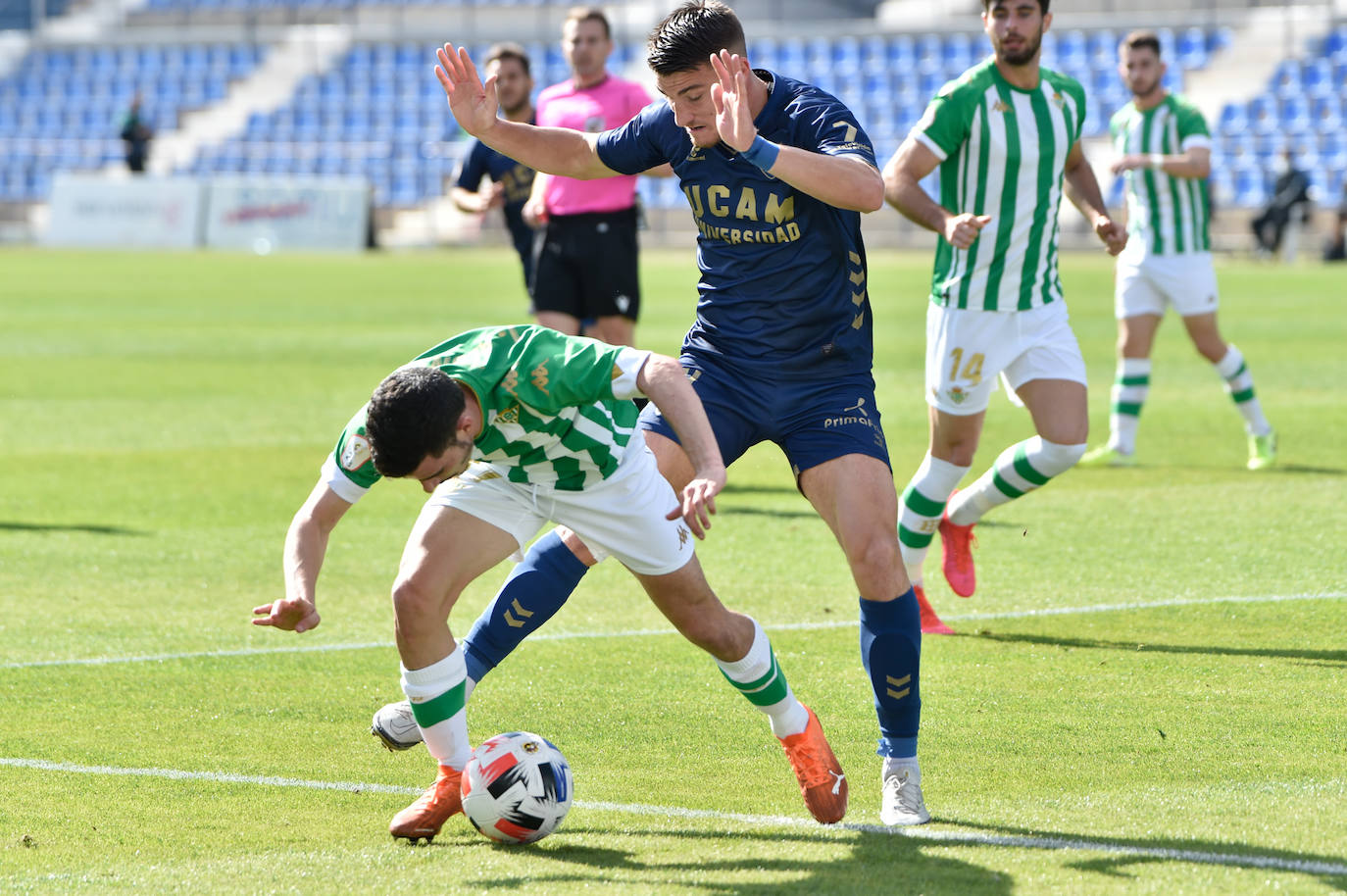Fotos: El empate entre el UCAM Murcia CF y el Betis, en imágenes