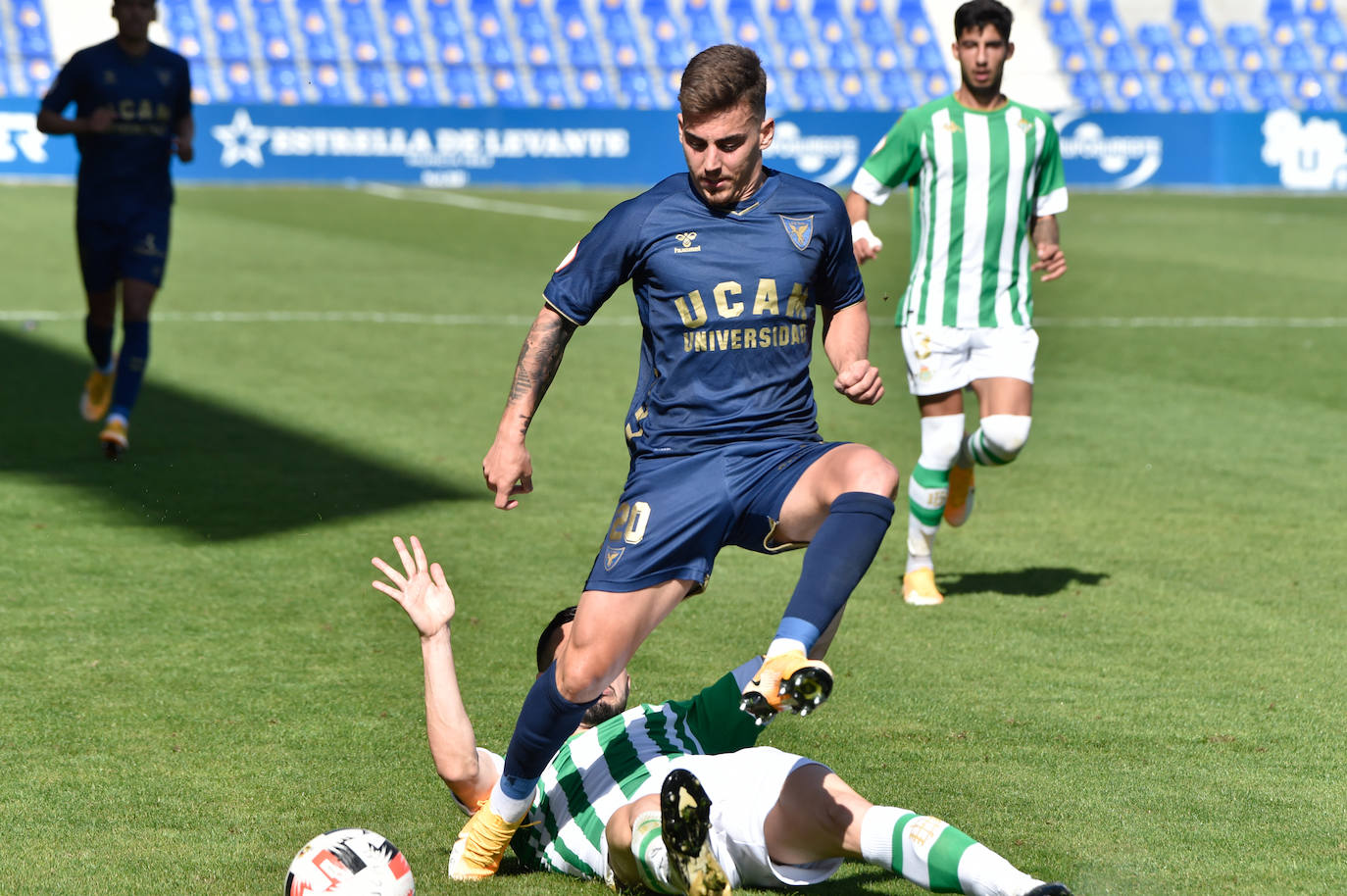 Fotos: El empate entre el UCAM Murcia CF y el Betis, en imágenes