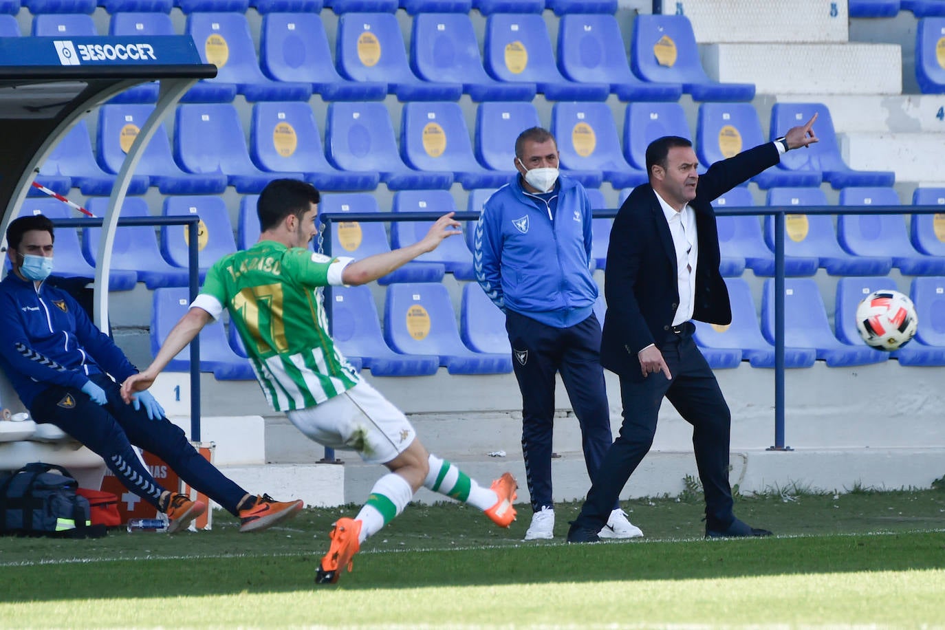 Fotos: El empate entre el UCAM Murcia CF y el Betis, en imágenes