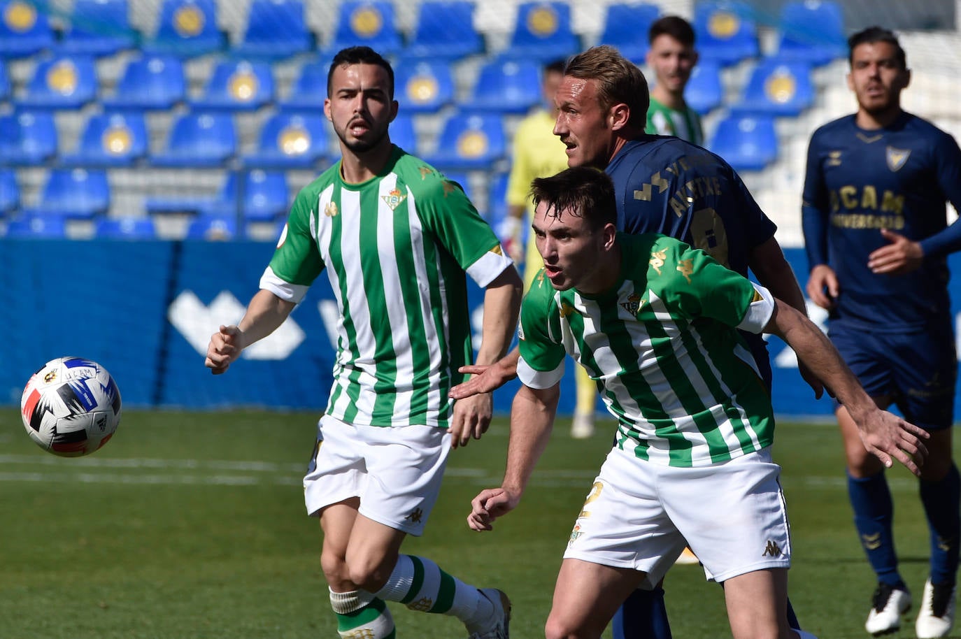 Fotos: El empate entre el UCAM Murcia CF y el Betis, en imágenes
