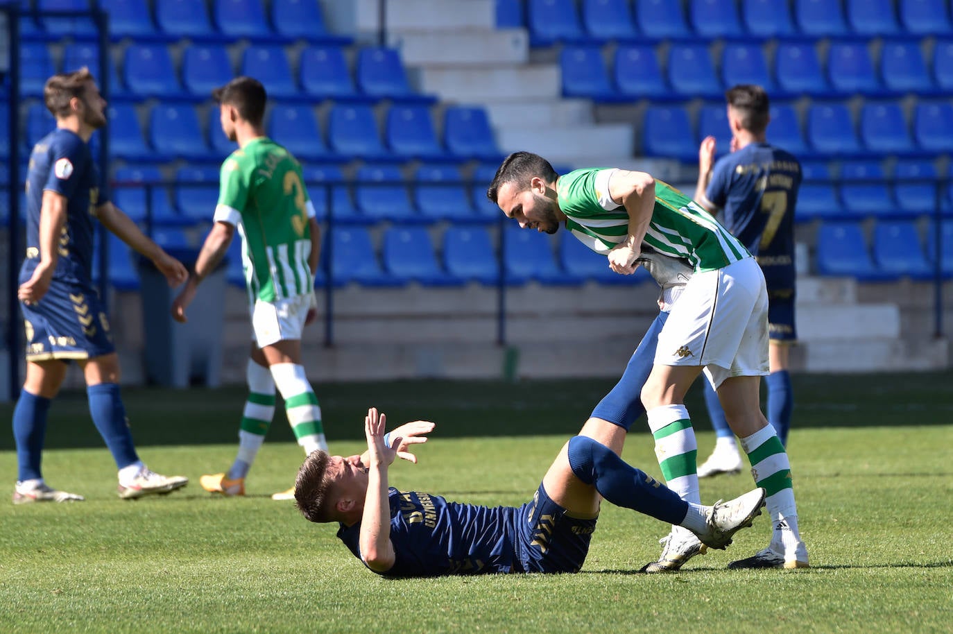 Fotos: El empate entre el UCAM Murcia CF y el Betis, en imágenes